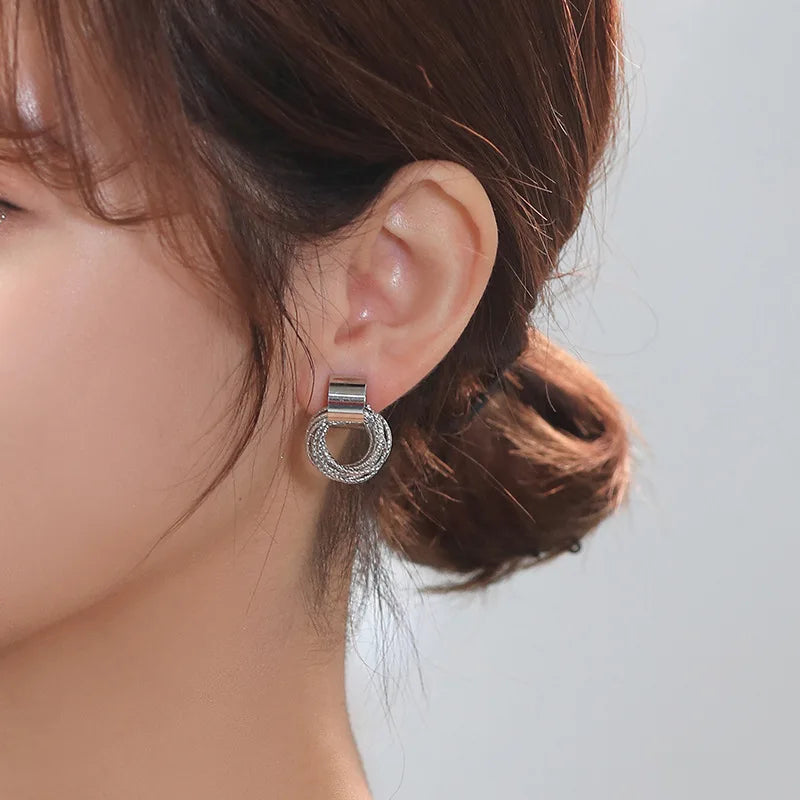 Retro gold circle stud earrings