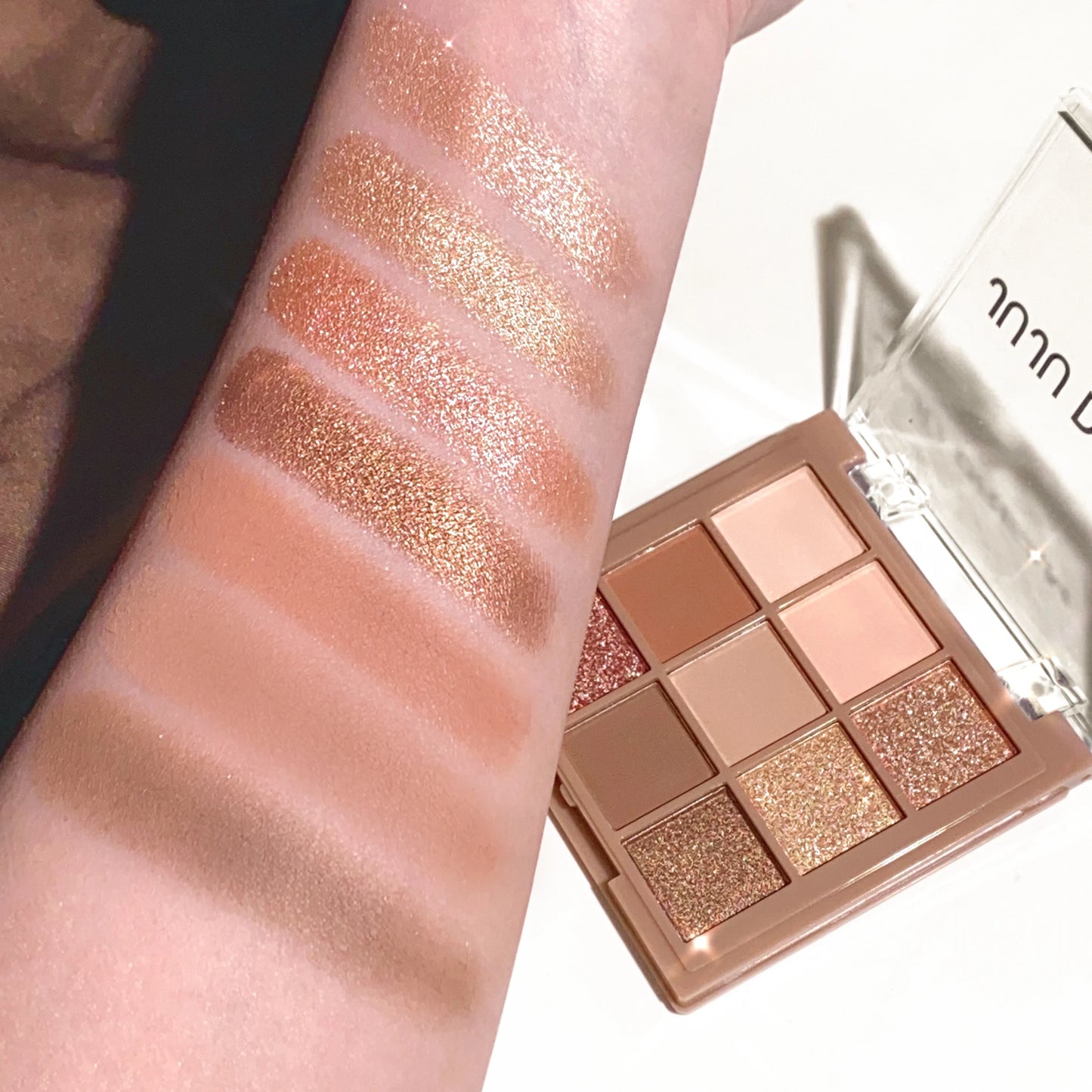 Velvet Waterproof Eyeshadow Palette