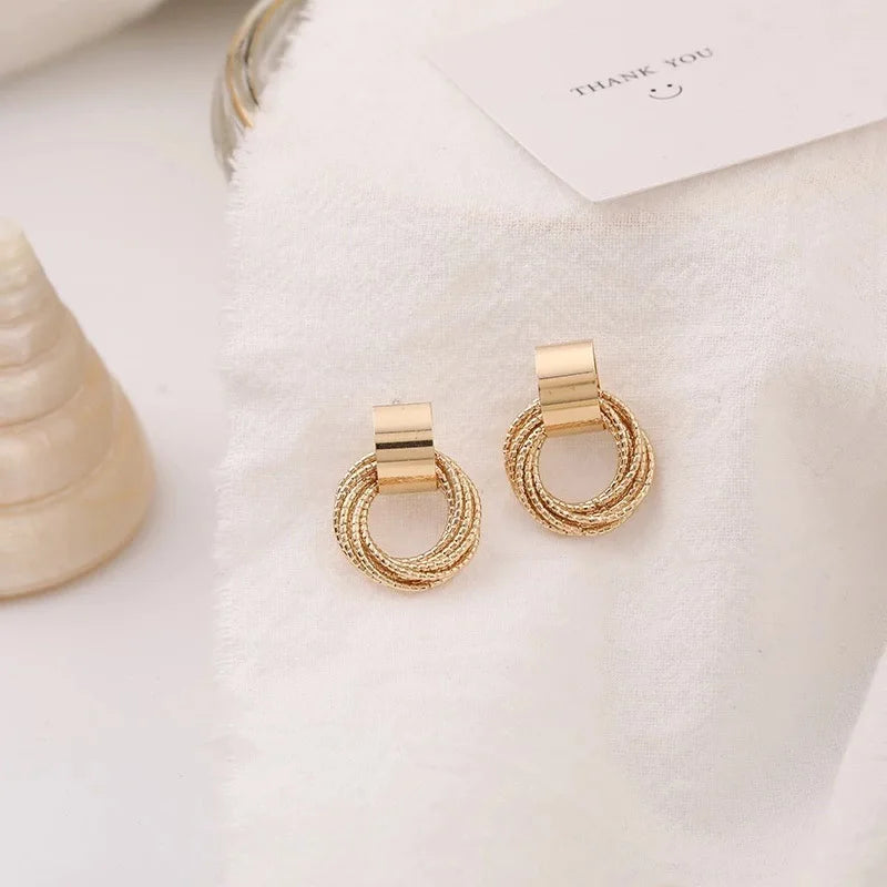 Retro gold circle stud earrings