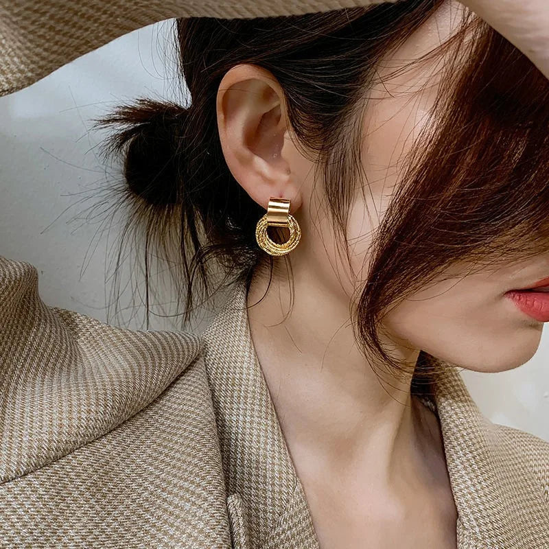 Retro gold circle stud earrings