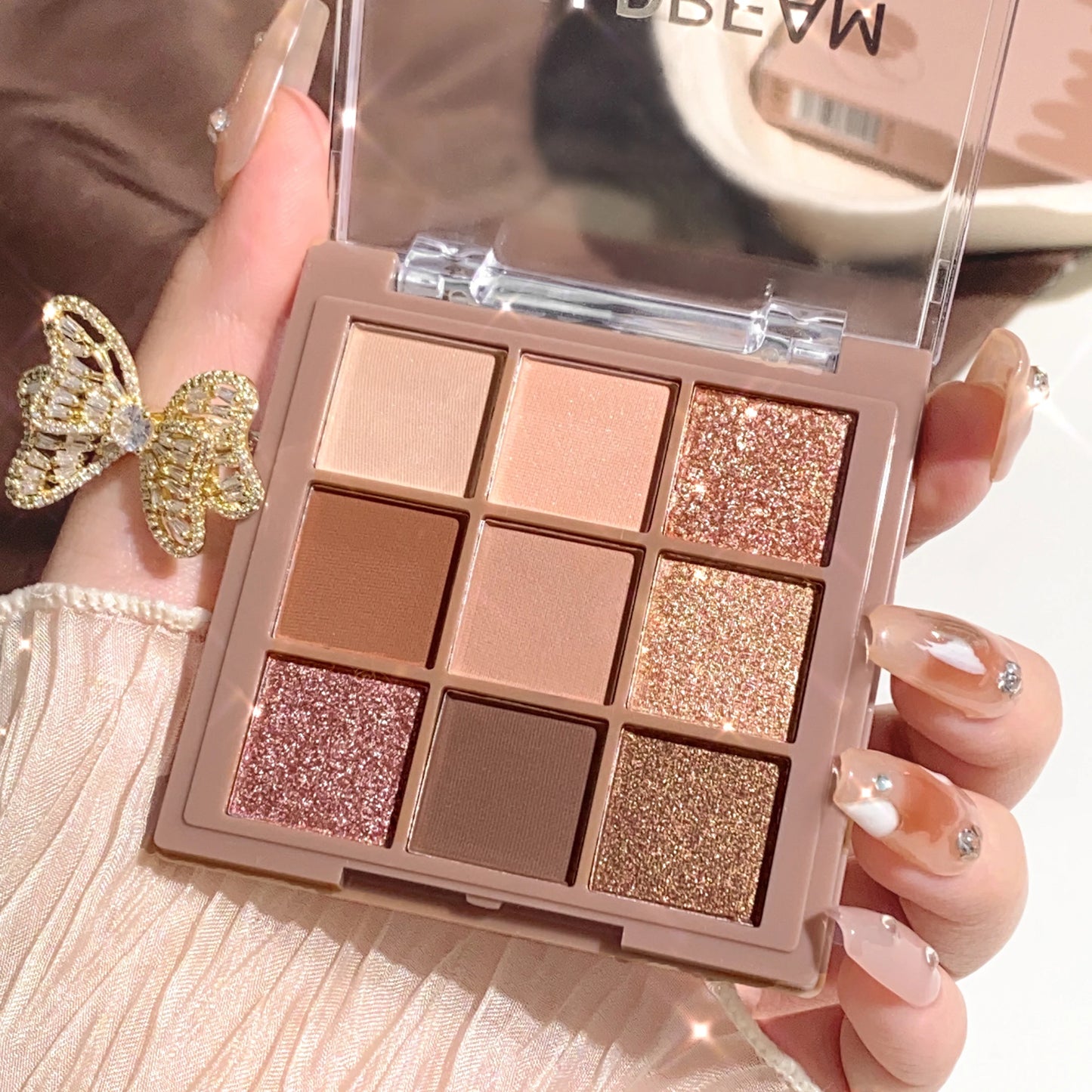 Velvet Waterproof Eyeshadow Palette