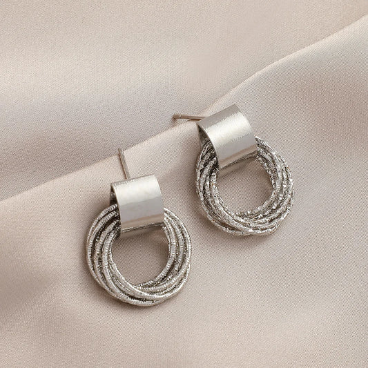 Retro gold circle stud earrings
